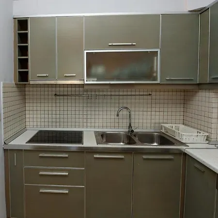 Beachfront Lungomare Apartment Vlore