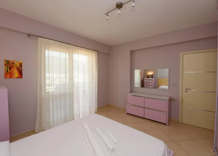 Beachfront Lungomare Appartement