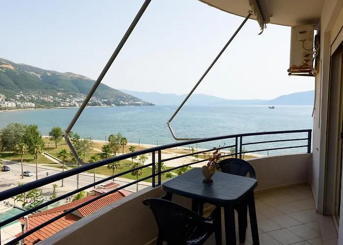 Beachfront Lungomare Appartement Vlorë